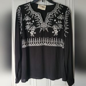 Savannah Black and White Floral Embroidered Blouse